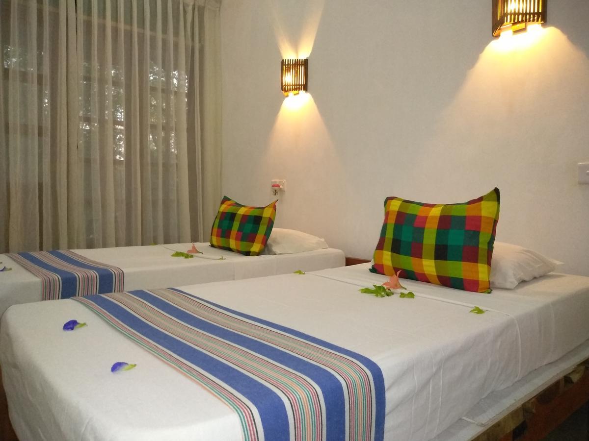 Bed and Breakfast Grand Freedom à Sigirîya Extérieur photo